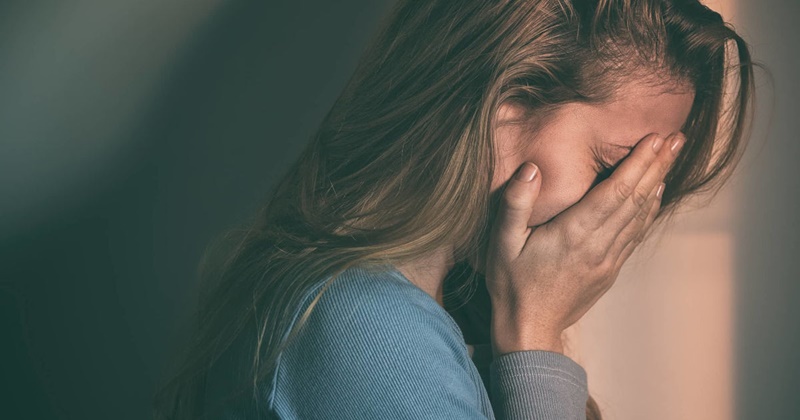 Stress có thể gây ra khóc không rõ nguyên nhân không?
