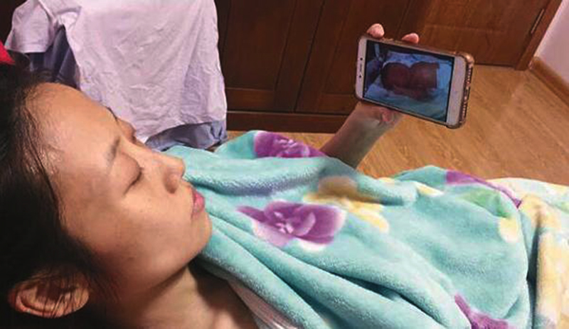 Bầu 5 tháng mới biết mình bị ung thư, em vẫn cắn răng truyền hóa chất để sinh con - Vimarsana News