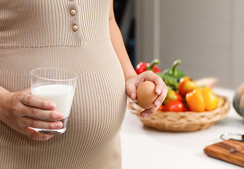 Bà bầu nên ăn gì để thai nhi tăng cân nhanh, trí não phát triển?